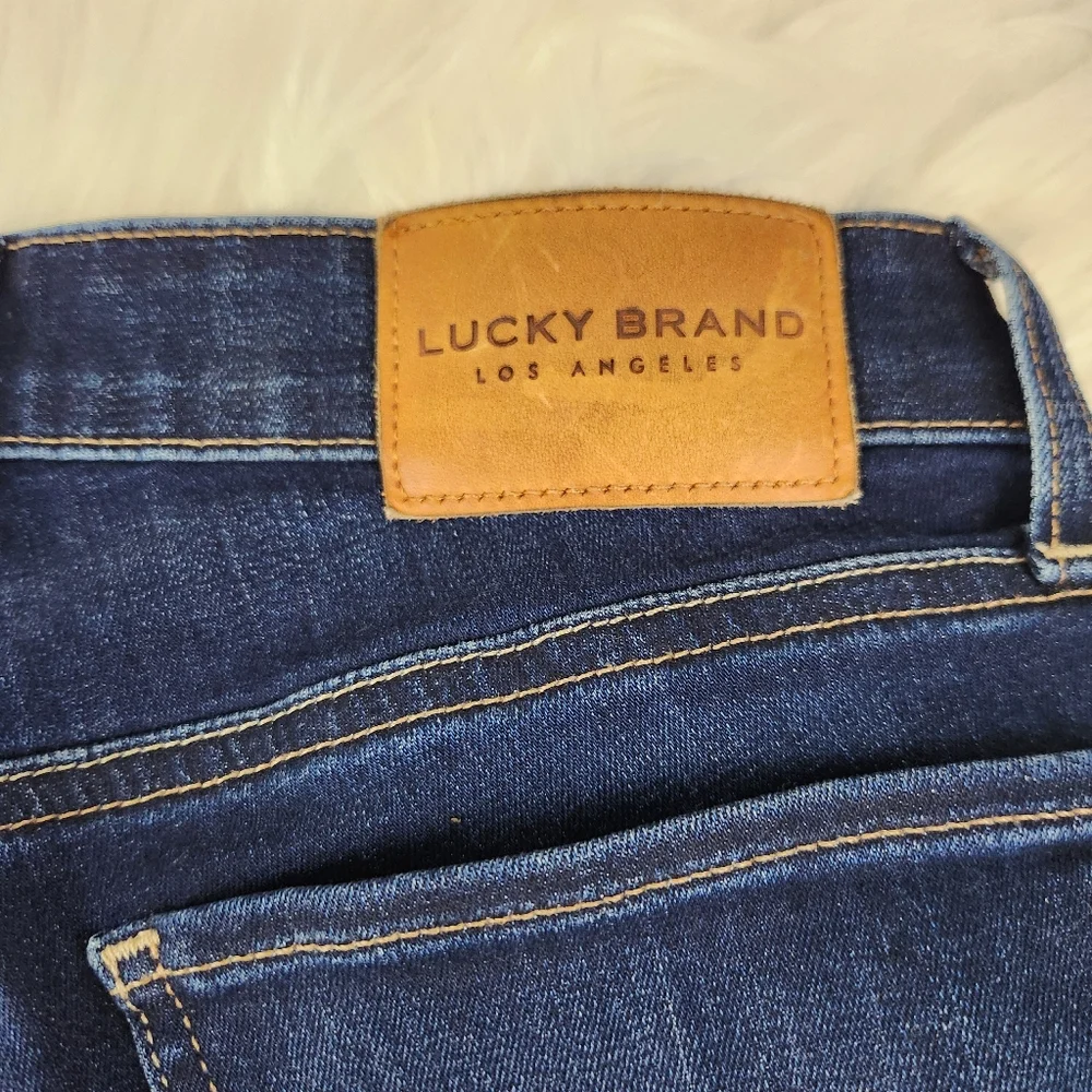Lucky Brand Mid Rise Straight Sweet Dark Wash Denim Cutoff Short